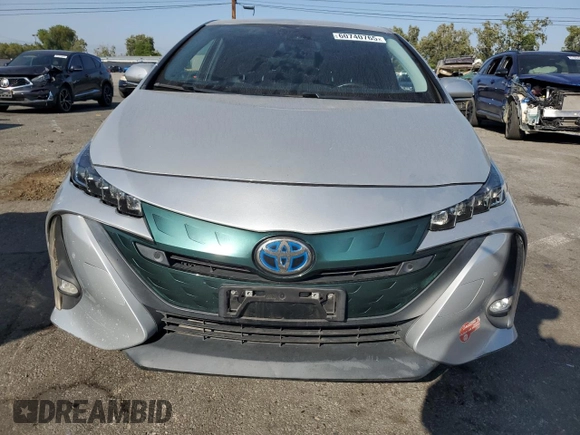 2017 Toyota Prius Plus with VIN JTDKARFP4H3064650, listed as a Copart auction lot 60740765 with 114,460 mi miles and Salvage title. Bid and sale history available at DreamBid. Image 5.