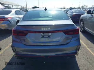 2024 Kia Forte GT z VIN 3KPF44AC7RE802984, wystawiony jako IAAI lot #42147389 z przebiegiem 7018 mil mil oraz . Historia ofert i sprzedaży dostępna na DreamBid. Obrazek 16.