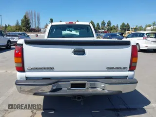 2000 Chevrolet Silverado 1500 with VIN 1GCEC14VXYE374932, listed as a IAAI auction lot 41981576 with 1 mi miles. Bid and sale history available at carsss.com. Image 17.