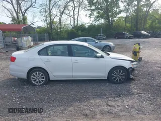 2011 Volkswagen Jetta SE с VIN 3VWDX7AJ1BM349792, выставлен на аукционе IAAI как лот 42081276 с пробегом 219 824 миль миль и . История ставок и продаж доступна на DreamBid. Изображение 14.