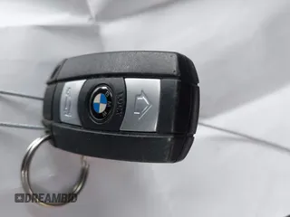 2015 BMW X1 xDrive28i z VIN WBAVL1C55FVY41749, wystawiony jako IAAI lot #42140979 z przebiegiem 120 953 mil mil oraz . Historia ofert i sprzedaży dostępna na DreamBid. Obrazek 11.
