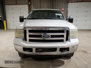 2006 Ford F-250 XL with VIN 1FTNF21506EA52363, listed as a Copart auction lot 52024205 with 112,177 mi miles and Salvage title. Bid and sale history available at DreamBid. Image 5.