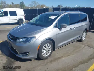 2018 Chrysler Pacifica Touring L with VIN 2C4RC1BG5JR110290, listed as a IAAI auction lot 41855005 with 70,390 mi miles. Bid and sale history available at carsss.com. Image 17.