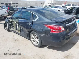 2013 Nissan Altima SV with VIN 1N4AL3AP0DN557255, listed as a IAAI auction lot 42574146 with 185,886 mi miles and . Bid and sale history available at DreamBid. Image 3.