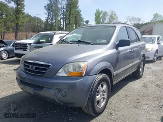 2008 Kia Sorento LX with VIN KNDJC735185846471, listed as a IAAI auction lot 41910403 with 44,740 mi miles. Bid and sale history available at carsss.com. Image 2.
