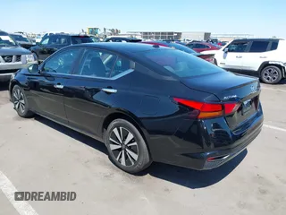 2022 Nissan Altima SV z VIN 1N4BL4DVXNN351088, wystawiony jako IAAI lot #42072706 z przebiegiem 83 496 mil mil oraz . Historia ofert i sprzedaży dostępna na DreamBid. Obrazek 3.