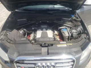 2014 Audi SQ5 Premium Plus with VIN WA1CGAFPXEA010954, listed as a Copart auction lot 69698444 with 193,137 mi miles and Salvage Title. Bid and sale history available at carsss.com. Image 11.