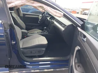 2019 Volkswagen Arteon SE с VIN WVWBR7AN3KE030990, выставлен на аукционе IAAI как лот 42130127 с пробегом 68 064 миль миль и . История ставок и продаж доступна на DreamBid. Изображение 5.