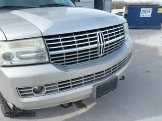 2007 Lincoln Navigator with VIN 5LMFU28537LJ23464, listed as a IAAI auction lot 41860443 with 309,788 mi miles. Bid and sale history available at carsss.com. Image 6.