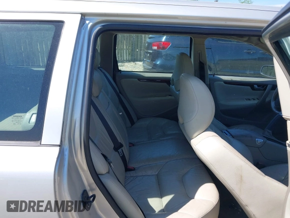 2006 Volvo V70 2.5L Turbo with VIN YV1SW592062557300, listed as a IAAI auction lot 42186688 with 206,502 mi miles and . Bid and sale history available at DreamBid. Image 8.