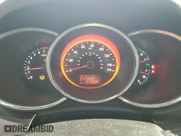 2013 Kia Sorento SX z VIN 5XYKWDA23DG369367, wystawiony jako Copart lot #57721075 z przebiegiem 133 560 mil mil oraz Szkoda całkowita • Salvage title. Historia ofert i sprzedaży dostępna na DreamBid. Obrazek 9.