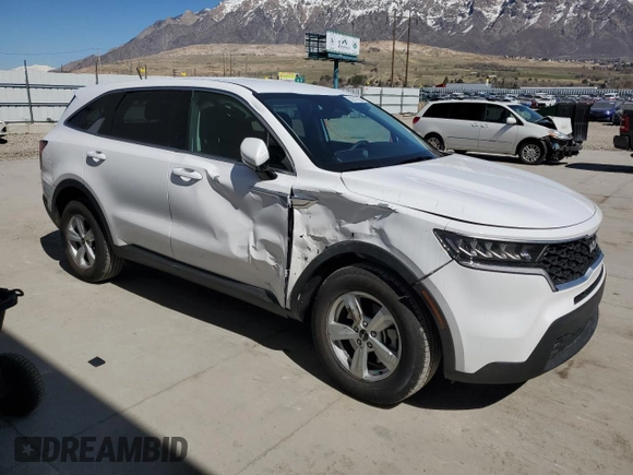 2023 Kia Sorento LX z VIN 5XYRGDLC3PG242057, wystawiony jako Copart lot #50510525 z przebiegiem 19 008 mil mil oraz Szkoda całkowita • Salvage title. Historia ofert i sprzedaży dostępna na DreamBid. Obrazek 4.