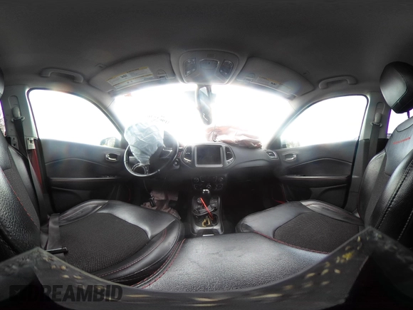 2019 Jeep Compass Trailhawk with VIN 3C4NJDDB6KT786348, listed as a IAAI auction lot 41963536 with 58,598 mi miles and . Bid and sale history available at DreamBid. Image 18.