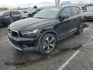 2020 Volvo XC40 Momentum with VIN YV4162UK6L2275372, listed as a Copart auction lot 49431345 with 61,151 mi miles and Salvage Title. Bid and sale history available at DreamBid. Image 1.