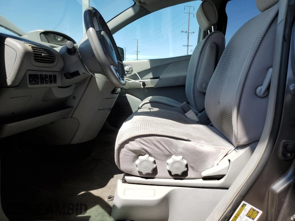 2004 Nissan Quest S with VIN 5N1BV28U74N365695, listed as a Copart auction lot 52963885 with 206,206 mi miles and Salvage Title. Bid and sale history available at carsss.com. Image 7.