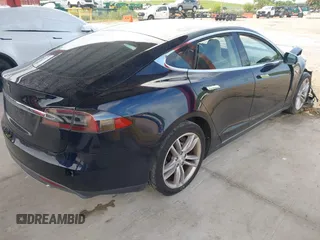 2014 Tesla Model S 60 с VIN 5YJSA1H16EFP32246, выставлен на аукционе IAAI как лот 42611659 с пробегом 156 459 миль миль и . История ставок и продаж доступна на DreamBid. Изображение 4.