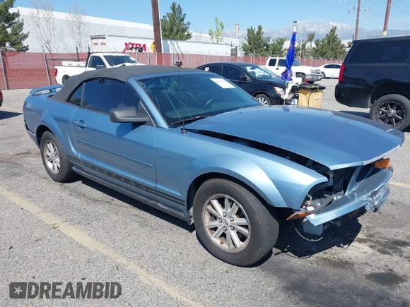 2006 Ford Mustang Standard with VIN 1ZVFT84N465224869, listed as a IAAI auction lot 41855326 with 190,623 mi miles and . Bid and sale history available at carsss.com. Image 1.