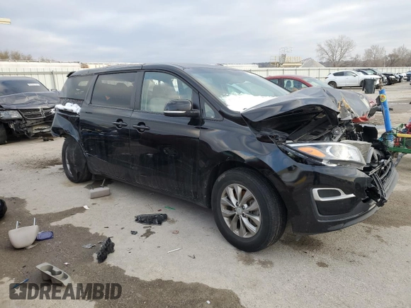 2020 Kia Sedona LX with VIN KNDMB5C11L6633749, listed as a Copart auction lot 82845404 with 105,964 mi miles and Salvage Title. Bid and sale history available at carsss.com. Image 4.
