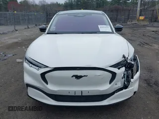 2022 Ford Mustang Mach-E California Route 1 z VIN 3FMTK2SU9NMA58241, wystawiony jako IAAI lot #42052537 z przebiegiem 20 587 mil mil oraz . Historia ofert i sprzedaży dostępna na DreamBid. Obrazek 12.