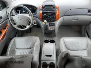 2010 Toyota Sienna XLE z VIN 5TDDK4CC2AS033041, wystawiony jako Copart lot #49240585 z przebiegiem 171 315 mil mil oraz Czysty tytuł • Clean title. Historia ofert i sprzedaży dostępna na DreamBid. Obrazek 8.