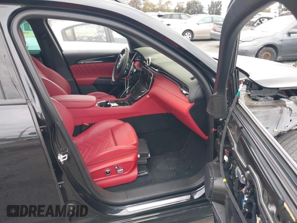 2023 Maserati Grecale Modena z VIN ZN682AVM5P7429357, wystawiony jako IAAI lot #42052948 z przebiegiem 11 019 mil mil oraz . Historia ofert i sprzedaży dostępna na DreamBid. Obrazek 5.