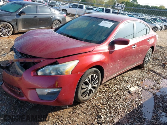 2013 Nissan Altima 2.5 S with VIN 1N4AL3AP3DC918313, listed as a IAAI auction lot 41922755 with 211,236 mi miles and . Bid and sale history available at carsss.com. Image 2.