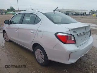 2024 Mitsubishi Mirage ES z VIN ML32FUFJ2RHF13785, wystawiony jako IAAI lot #42172271 z przebiegiem 5 352 mil mil oraz . Historia ofert i sprzedaży dostępna na DreamBid. Obrazek 3.