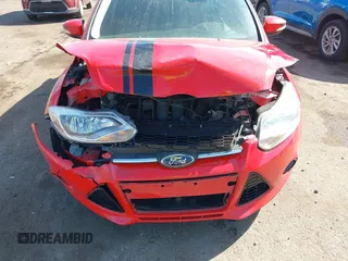 2014 Ford Focus SE with VIN 1FADP3K26EL305818, listed as a IAAI auction lot 42062813 with 175,047 mi miles. Bid and sale history available at carsss.com. Image 6.