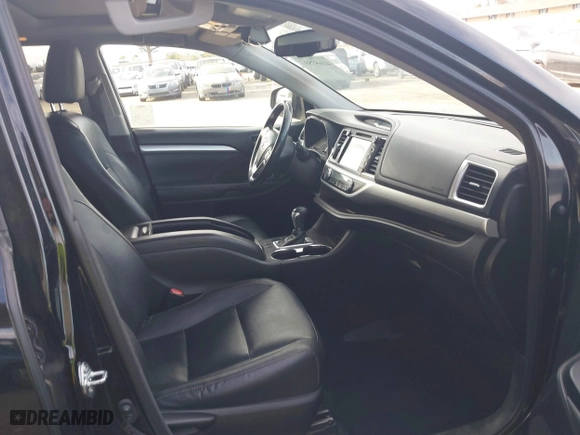 2014 Toyota Highlander XLE with VIN 5TDKKRFH5ES028448, listed as a IAAI auction lot 41687537 with 105,702 mi miles. Bid and sale history available at carsss.com. Image 5.