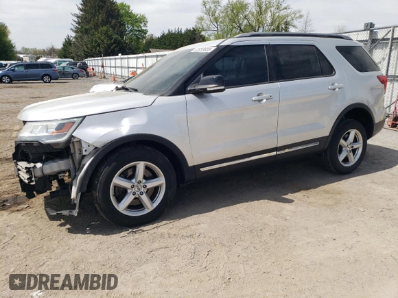 2017 Ford Explorer XLT z VIN 1FM5K8D85HGD09198, wystawiony jako Copart lot #53959655 z przebiegiem 141 868 mil mil oraz Szkoda całkowita • Salvage title. Historia ofert i sprzedaży dostępna na DreamBid. Obrazek 1.