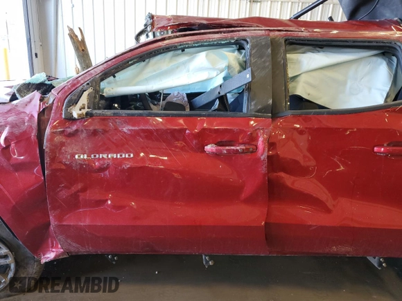 2023 Chevrolet Colorado 4WD LT z VIN 1GCPTCEK1P1198948, wystawiony jako Copart lot #49230845 z przebiegiem Nie podano mil oraz Nie do naprawy. Historia ofert i sprzedaży dostępna na DreamBid. Obrazek 7.