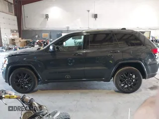 2017 Jeep Grand Cherokee Laredo with VIN 1C4RJFAG2HC786171, listed as a IAAI auction lot 40746519 with 166,136 mi miles. Bid and sale history available at carsss.com. Image 14.