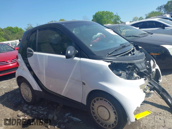 2015 Smart fortwo Passion with VIN WMEEJ3BA9FK806363, listed as a IAAI auction lot 41830363 with 1 mi miles. Bid and sale history available at carsss.com. Image 12.