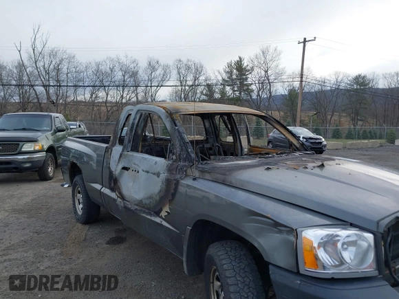 2006 Dodge Dakota ST with VIN 1D7HE22KX6S697744, listed as a IAAI auction lot 41837569 with Not Provided miles and . Bid and sale history available at carsss.com. Image 6.