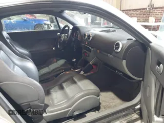 2000 Audi TT z VIN TRUUC28N3Y1026477, wystawiony jako IAAI lot #42367016 z przebiegiem 136 182 mil mil oraz . Historia ofert i sprzedaży dostępna na DreamBid. Obrazek 5.