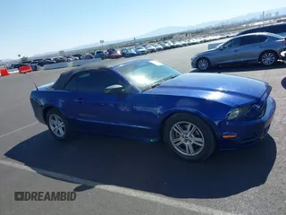 2014 Ford Mustang V6 z VIN 1ZVBP8EM8E5238393, wystawiony jako IAAI lot #42502830 z przebiegiem 150 481 mil mil oraz . Historia ofert i sprzedaży dostępna na DreamBid. Obrazek 13.