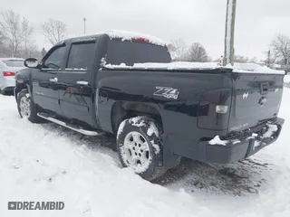 2007 Chevrolet Silverado 1500 LT w/1LT with VIN 3GCEK13397G532381, listed as a IAAI auction lot 41164920 with 212,354 mi miles. Bid and sale history available at carsss.com. Image 3.