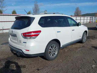 2014 Nissan Pathfinder Platinum Hybrid with VIN 5N1CR2MM6EC640419, listed as a IAAI auction lot 42003462 with 149,866 mi miles. Bid and sale history available at carsss.com. Image 4.