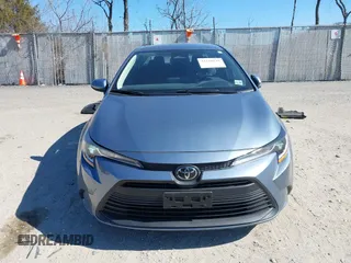 2025 Toyota Corolla LE z VIN 5YFB4MDEXSP241048, wystawiony jako IAAI lot #41710245 z przebiegiem 4 195 mil mil oraz . Historia ofert i sprzedaży dostępna na DreamBid. Obrazek 12.