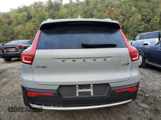 2024 Volvo XC40 Plus Bright Theme z VIN YV4L12UE0R2303399, wystawiony jako Copart lot #74531594 z przebiegiem 7 281 mil mil oraz Szkoda całkowita • Salvage title. Historia ofert i sprzedaży dostępna na DreamBid. Obrazek 6.