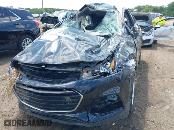 2019 Chevrolet Trax LS with VIN 3GNCJNSB5KL245380, listed as a IAAI auction lot 39913720 with 1 mi miles. Bid and sale history available at carsss.com. Image 6.