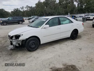 2005 Toyota Camry LE z VIN 4T1BE30K05U613339, wystawiony jako Copart lot #86248584 z przebiegiem 112 080 mil mil oraz Szkoda całkowita • Salvage title. Historia ofert i sprzedaży dostępna na DreamBid. Obrazek 1.