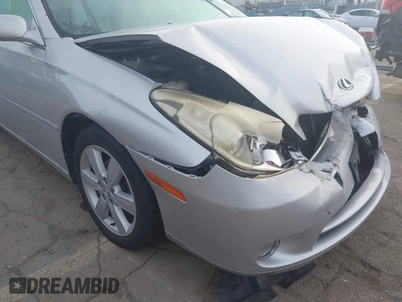 2005 Lexus ES 330 with VIN JTHBA30G355134384, listed as a IAAI auction lot 41895656 with 162,995 mi miles. Bid and sale history available at carsss.com. Image 15.