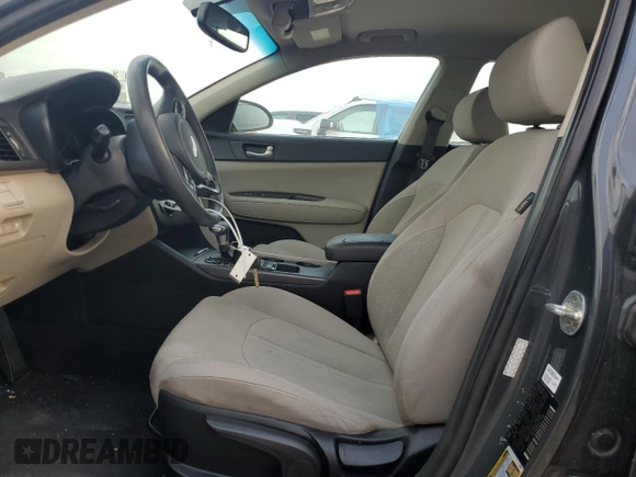 2016 Kia Optima LX z VIN KNAGT4L32G5078938, wystawiony jako Copart lot #55253985 z przebiegiem 87 106 mil mil oraz Szkoda całkowita • Salvage title. Historia ofert i sprzedaży dostępna na DreamBid. Obrazek 7.
