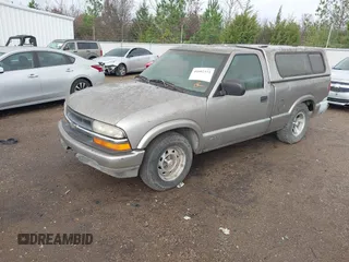 1998 Chevrolet S-10 with VIN 1GCCS1444WK249330, listed as a IAAI auction lot 41092372 with 1 mi miles. Bid and sale history available at carsss.com. Image 2.