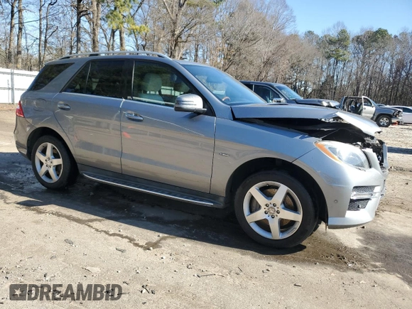2012 Mercedes-Benz M 550 with VIN 4JGDA7DBXCA044892, listed as a Copart auction lot 43368635 with 214,619 mi miles and Salvage title. Bid and sale history available at DreamBid. Image 4.