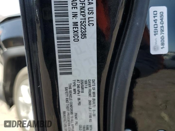 2023 Jeep Compass Latitude Lux z VIN 3C4NJDFNXPT522385, wystawiony jako Copart lot #57990555 z przebiegiem 28 159 mil mil oraz Szkoda całkowita • Salvage title. Historia ofert i sprzedaży dostępna na DreamBid. Obrazek 13.
