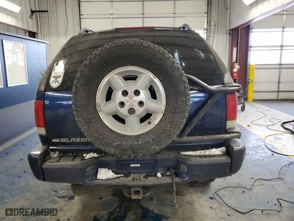 2000 Chevrolet Blazer LS with VIN 1GNCT18WXYK132399, listed as a Copart auction lot 87880555 with 89,350 mi miles and Clean Title. Bid and sale history available at carsss.com. Image 6.