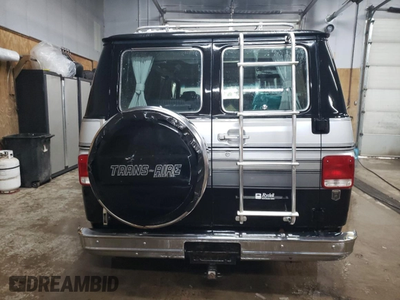 1988 Chevrolet Chevy Van z VIN 2GBEG25K2J4137750, wystawiony jako Copart lot #89310475 z przebiegiem 26 823 mil mil oraz Szkoda całkowita • Salvage title. Historia ofert i sprzedaży dostępna na DreamBid. Obrazek 6.