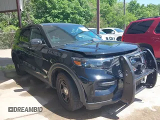 2020 Ford Police Interceptor Utility z VIN 1FM5K8AWXLGD01979, wystawiony jako IAAI lot #42095678 z przebiegiem 144 500 mil mil oraz . Historia ofert i sprzedaży dostępna na DreamBid. Obrazek 1.